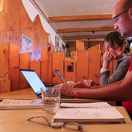 Petit Velan - Coworking & Coliving ホステル ブール・サン・ピエール